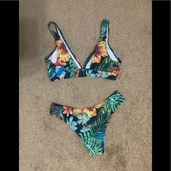 Floral Tropical Bikini Set Size Small - Picture 7 of 11